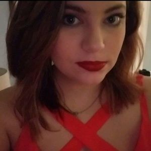 Meet your Posher, Sierra